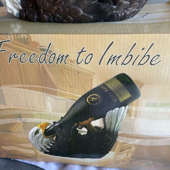 DWK World of Wonders Eagle Wine Bottle Holder with original tag 11”L - Picture 2 of 4